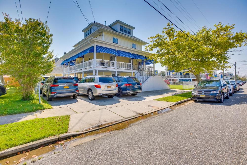 Walk to Beach and Boardwalk Jersey Shore Cottage!